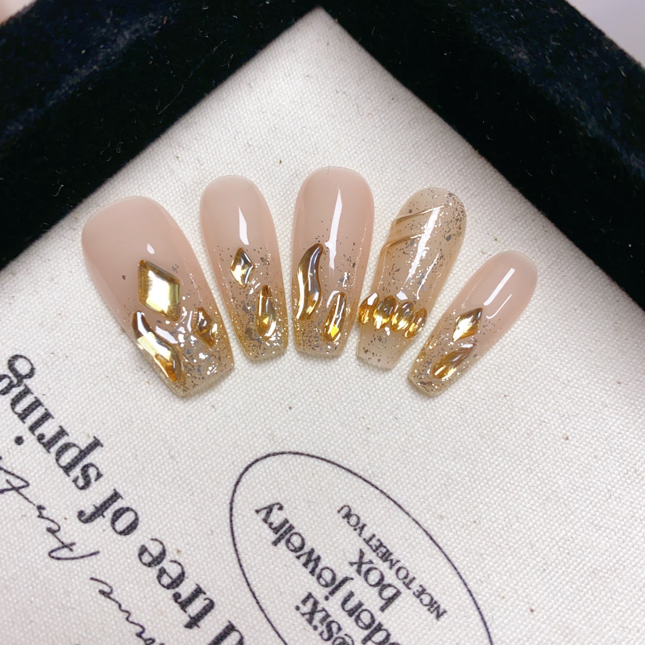 Handmade Dragon Scales Nail Art - High-Quality Light Therapy Design