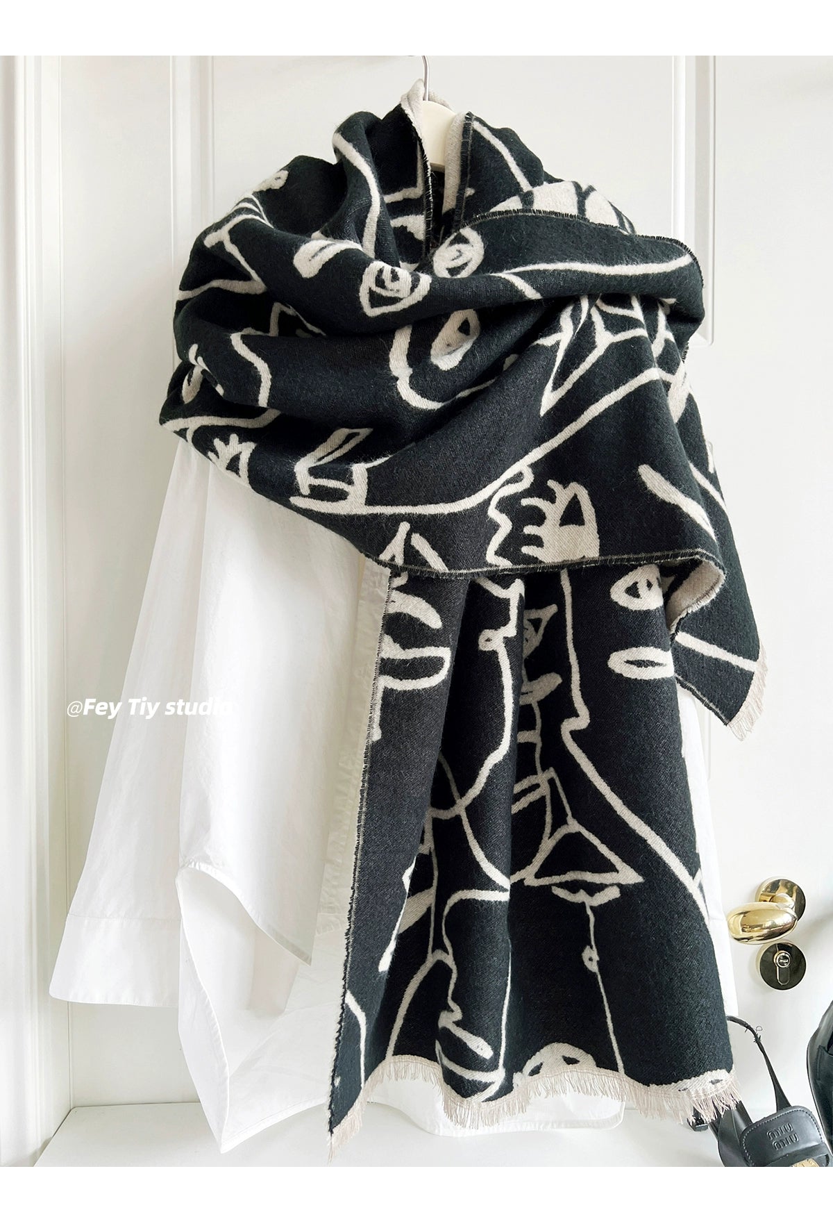 Double-Sided Hand-Drawn Line Scarf Warm Women's Shawl