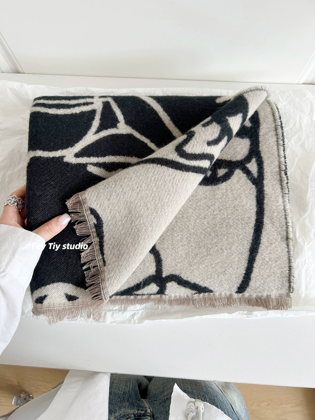 Double-Sided Hand-Drawn Line Scarf Warm Women's Shawl