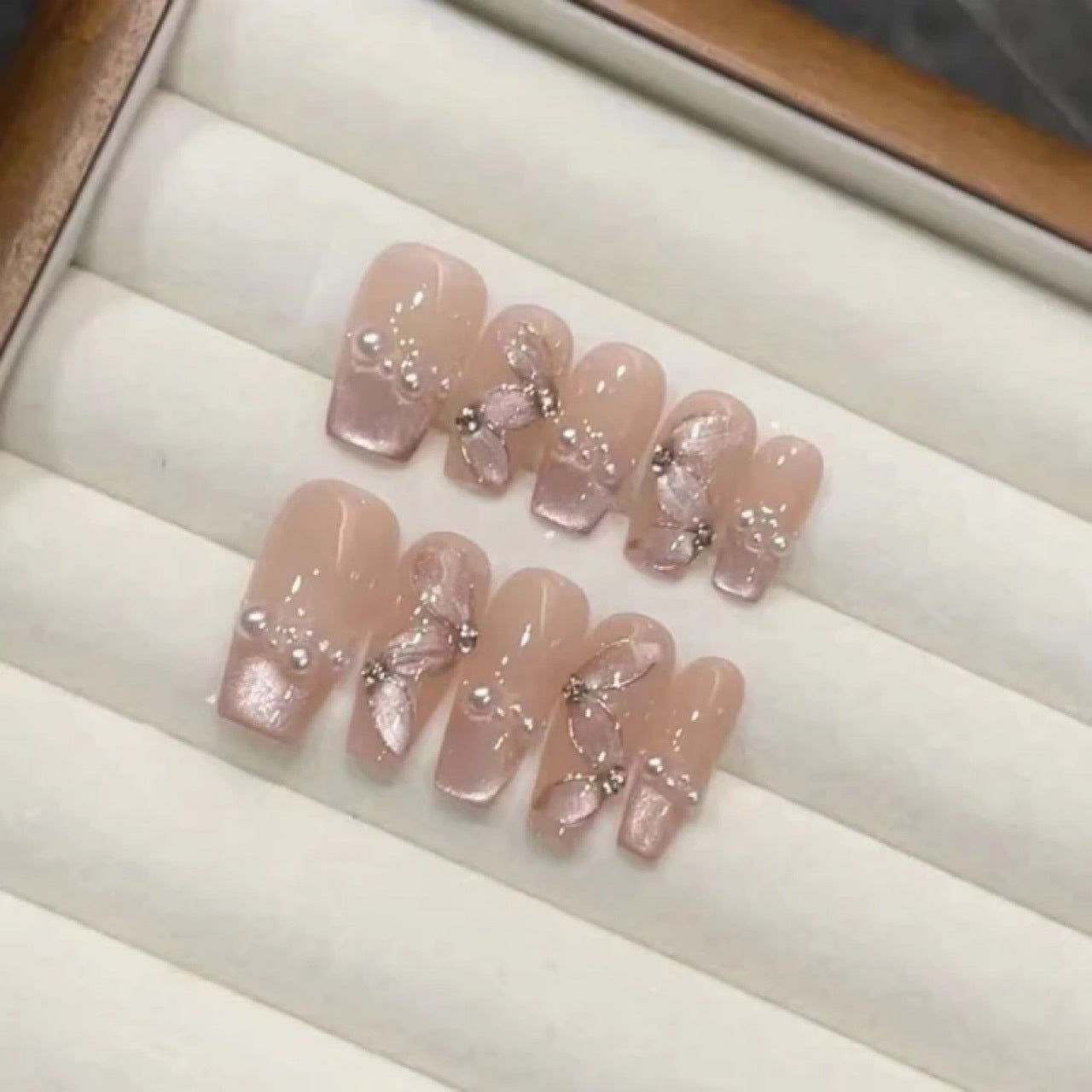 Handmade Silk Streamers Fairy Spirit Nail Art - High-End Cat's Eye Design