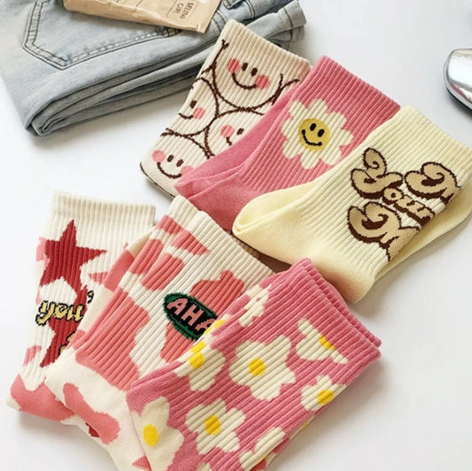 Cute Cream Pink Star & Flower Mid-Socks